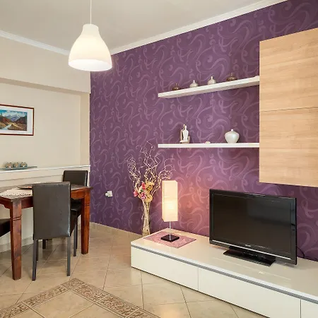 Apartment Idyllisches Mit Mediterranem Garten, Bbq - Nur 15 Minuten Zum Porec
