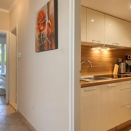 Idyllisches Mit Mediterranem Garten, Bbq - Nur 15 Minuten Zum Appartement